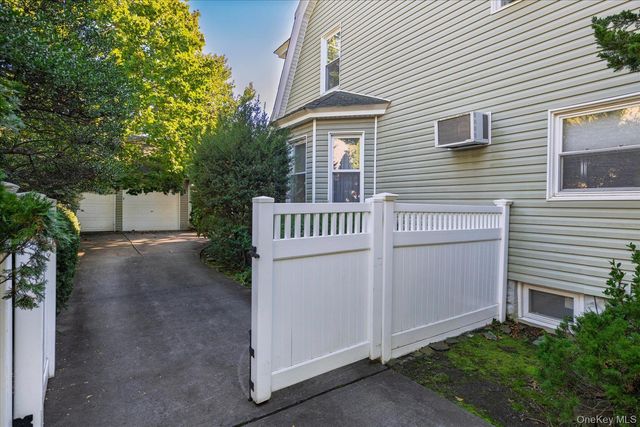 2887 Stevens Street, Oceanside, NY 11572