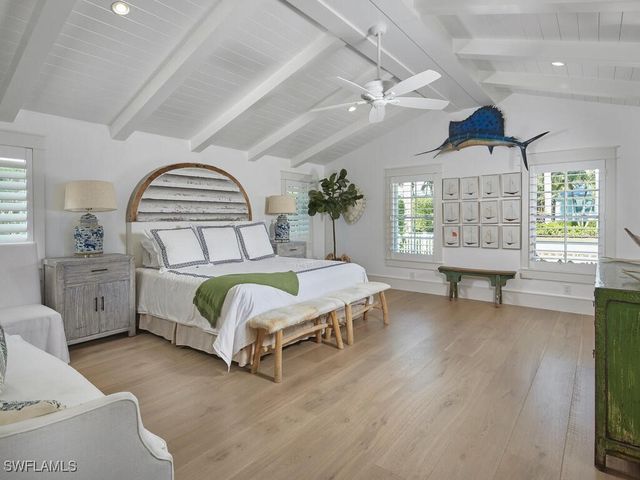 742 11th AVE S, Naples, FL 34102