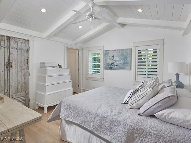 742 11th AVE S, Naples, FL 34102