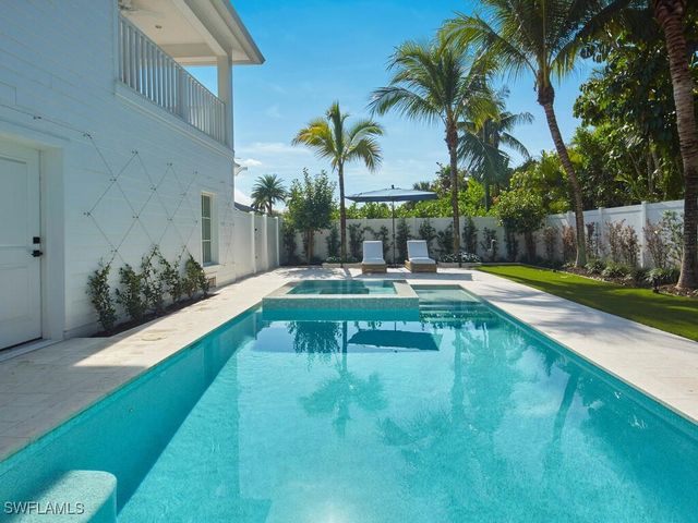 742 11th AVE S, Naples, FL 34102