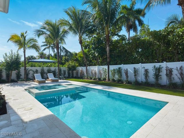 742 11th AVE S, Naples, FL 34102