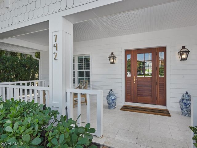 742 11th AVE S, Naples, FL 34102