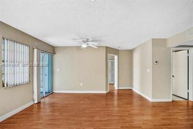 2871 N Oakland Forest Dr 210, Oakland Park, FL 33309