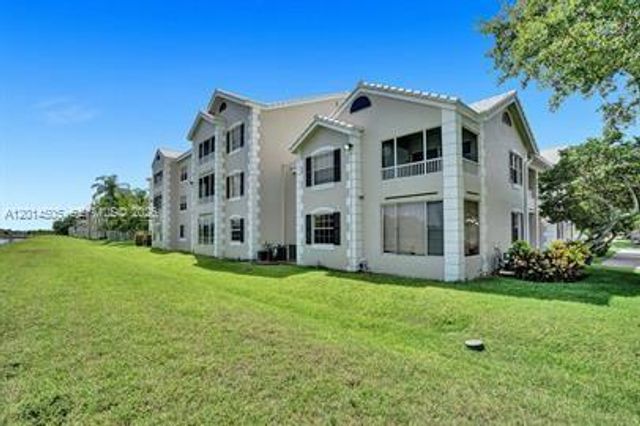 2871 N Oakland Forest Dr 210, Oakland Park, FL 33309