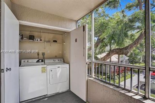 2871 N Oakland Forest Dr 210, Oakland Park, FL 33309