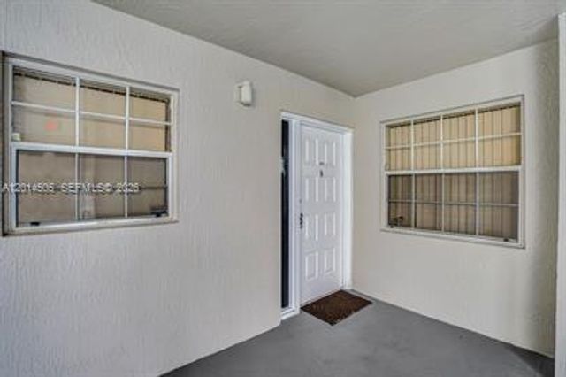 2871 N Oakland Forest Dr 210, Oakland Park, FL 33309