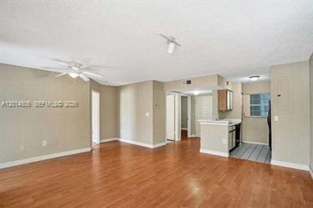 2871 N Oakland Forest Dr 210, Oakland Park, FL 33309
