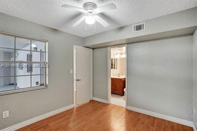 2871 N Oakland Forest Dr 210, Oakland Park, FL 33309