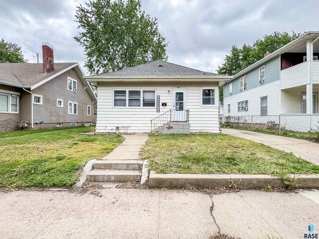 821 W 15th St Street, Sioux Falls, SD 57104
