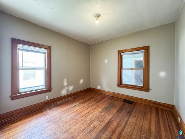 821 W 15th St Street, Sioux Falls, SD 57104