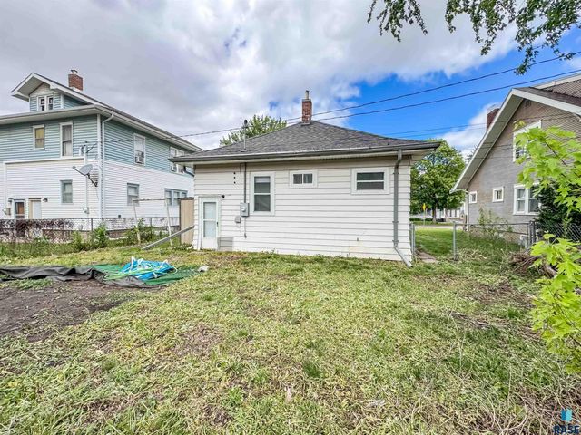 821 W 15th St Street, Sioux Falls, SD 57104
