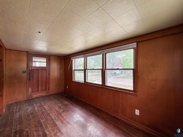 821 W 15th St Street, Sioux Falls, SD 57104