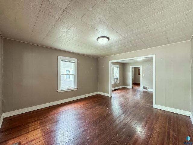 821 W 15th St Street, Sioux Falls, SD 57104