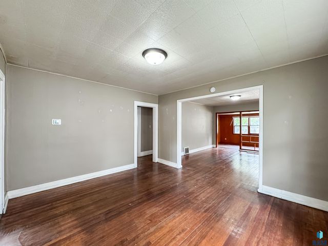 821 W 15th St Street, Sioux Falls, SD 57104