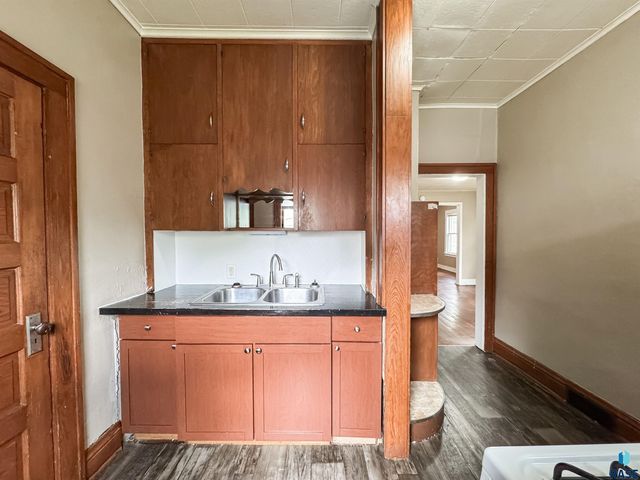 821 W 15th St Street, Sioux Falls, SD 57104