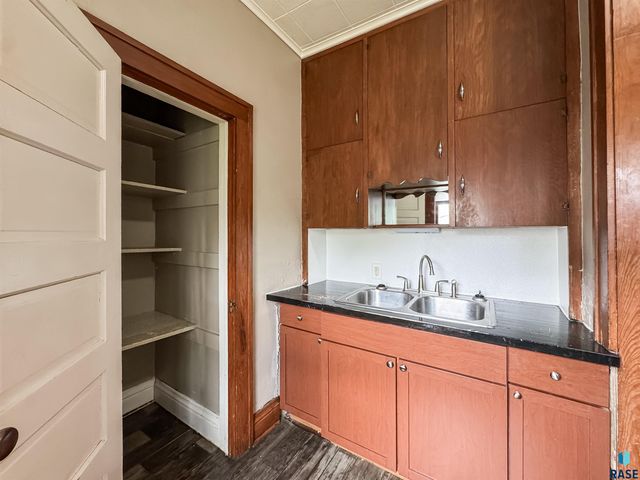 821 W 15th St Street, Sioux Falls, SD 57104