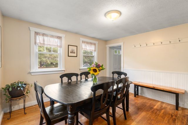 14 Lucas St, Carver, MA 02330