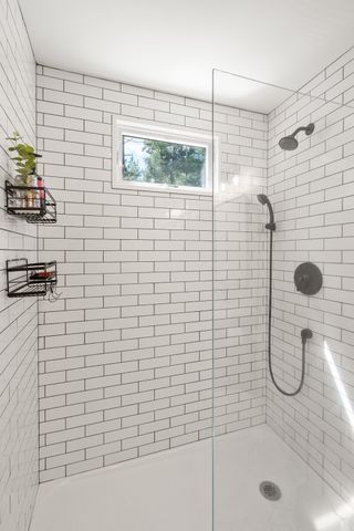 14 Lucas St, Carver, MA 02330