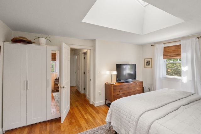 14 Lucas St, Carver, MA 02330