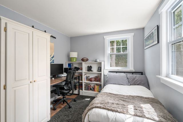 14 Lucas St, Carver, MA 02330