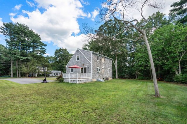 14 Lucas St, Carver, MA 02330