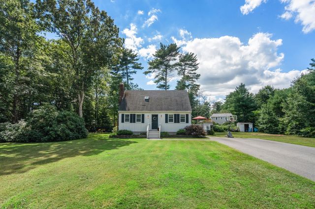 14 Lucas St, Carver, MA 02330