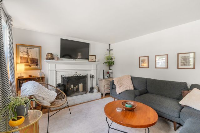 14 Lucas St, Carver, MA 02330