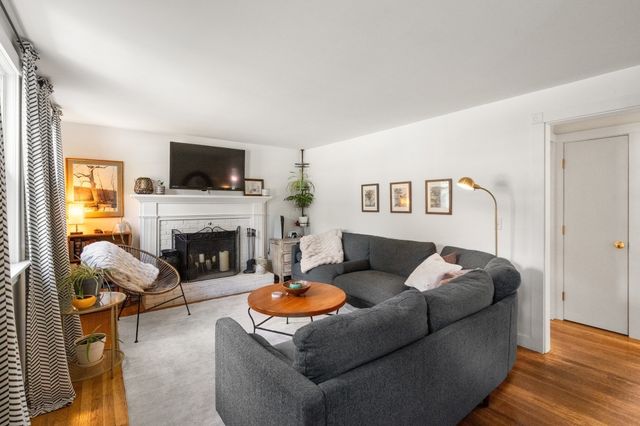 14 Lucas St, Carver, MA 02330