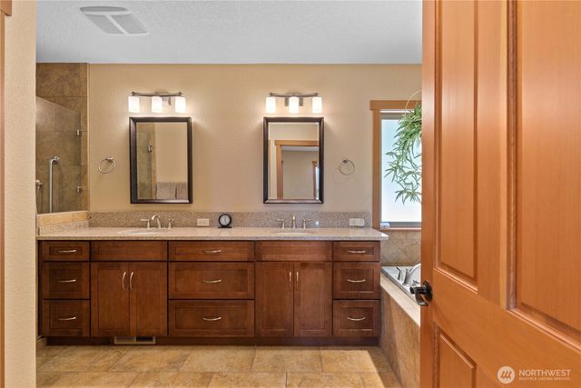 4261 April Dr, Wenatchee, WA 98801