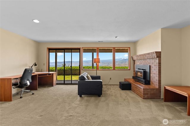 4261 April Dr, Wenatchee, WA 98801