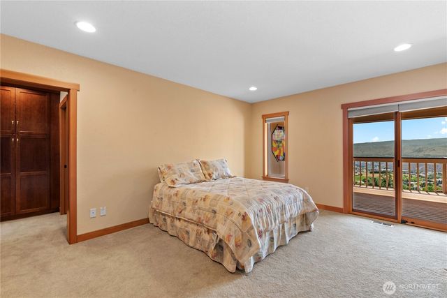 4261 April Dr, Wenatchee, WA 98801