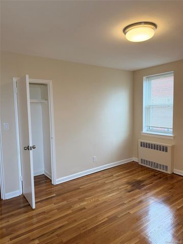 32 Cathedral Avenue 6B, Hempstead, NY 11550
