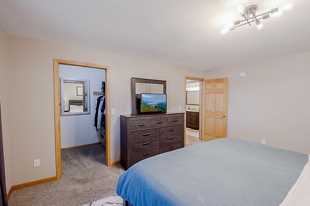 25 21st Avenue N, Saint Cloud, MN 56303