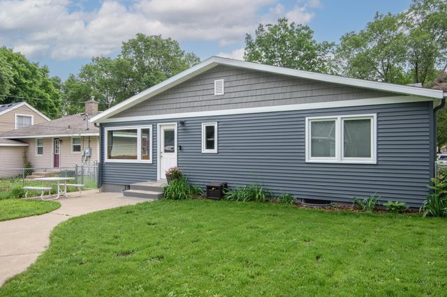 25 21st Avenue N, Saint Cloud, MN 56303