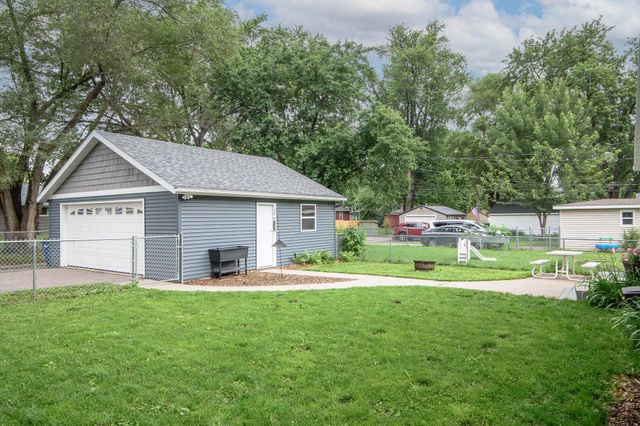 25 21st Avenue N, Saint Cloud, MN 56303