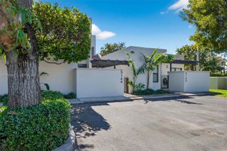 8144 SW 86th Ter, Miami, FL 33143