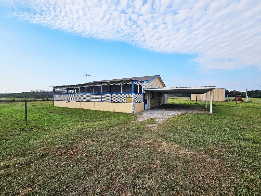 108 Lcr 636, Groesbeck, TX 76642