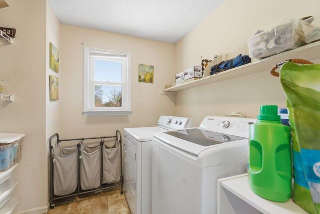 202 Virginia Dr, Tullahoma, TN 37388