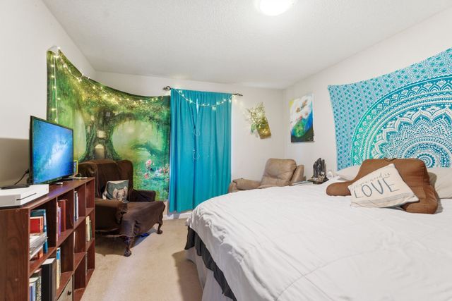 202 Virginia Dr, Tullahoma, TN 37388