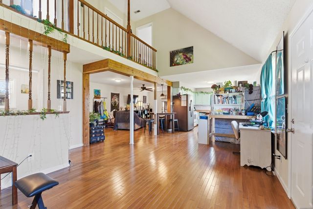 202 Virginia Dr, Tullahoma, TN 37388