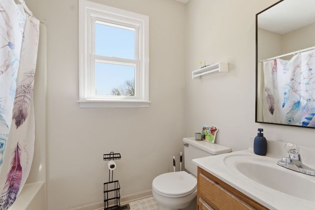 202 Virginia Dr, Tullahoma, TN 37388