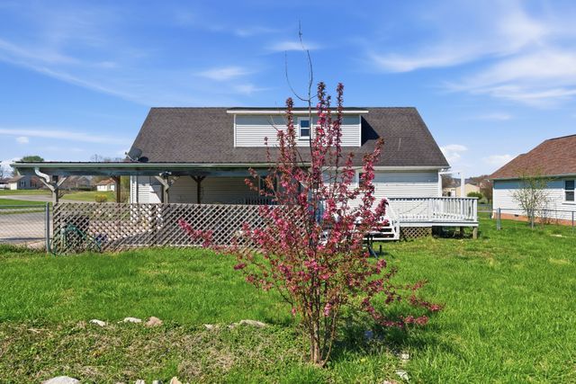 202 Virginia Dr, Tullahoma, TN 37388