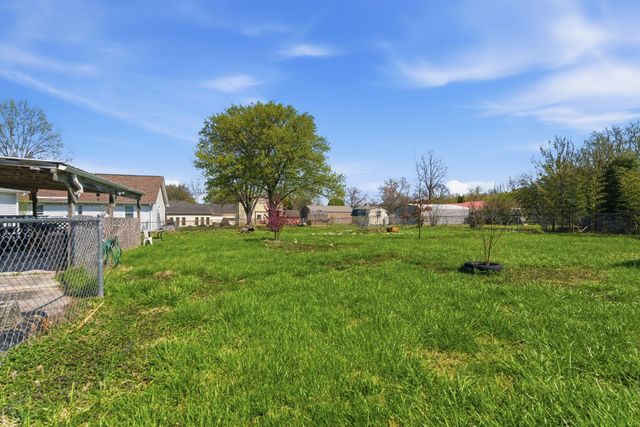 202 Virginia Dr, Tullahoma, TN 37388