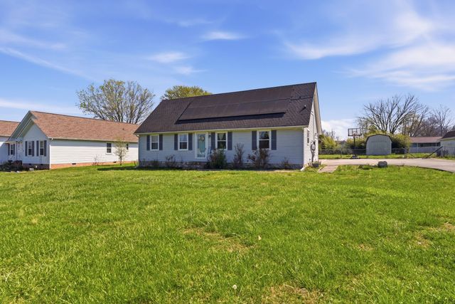 202 Virginia Dr, Tullahoma, TN 37388