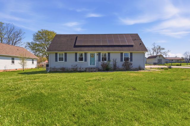 202 Virginia Dr, Tullahoma, TN 37388