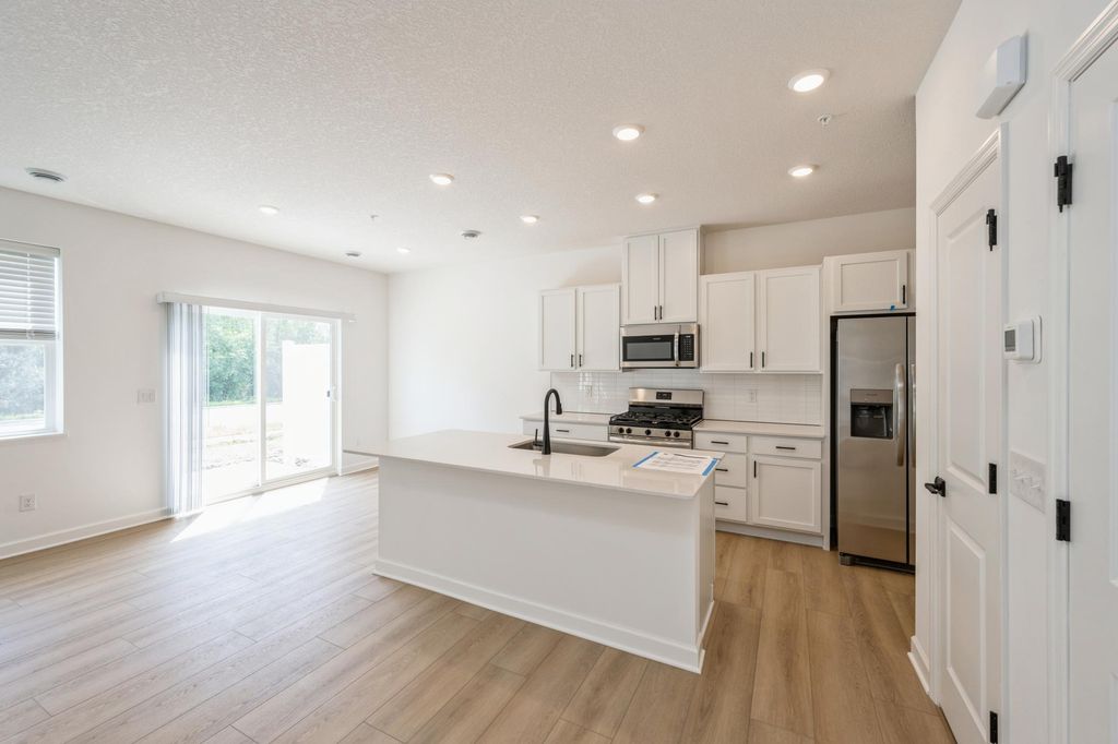 10546 Glacier Lane N, Maple Grove, MN 55369 — photo 2