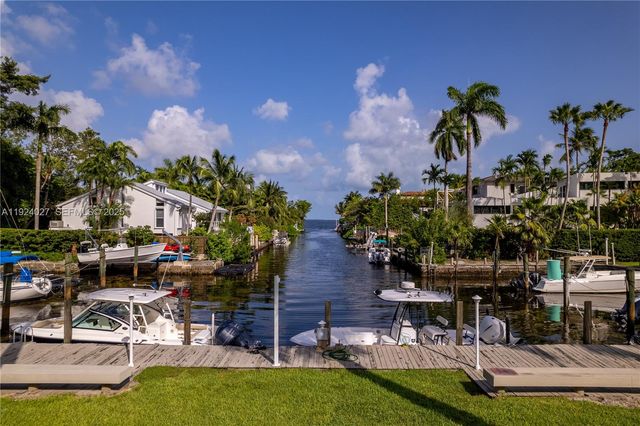 3400 S Moorings Way, Coconut Grove, FL 33133