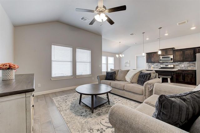 614 Green Fish Circle, Norman, OK 73069