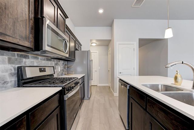 614 Green Fish Circle, Norman, OK 73069