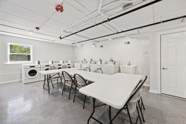 515 N Cass Avenue 2H, Westmont, IL 60559